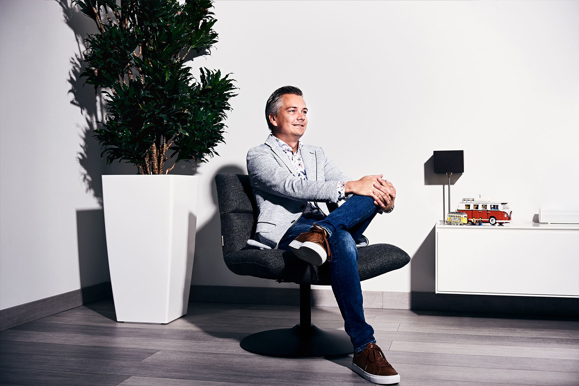 Mark van Zelst slide